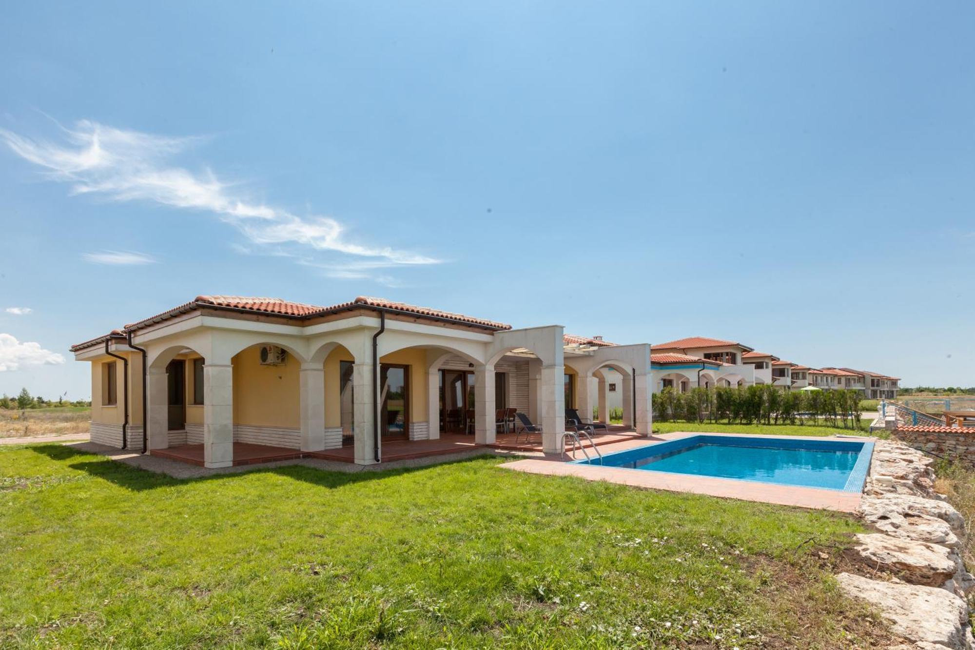 Lighthouse Golf Resort Private Properties Baltsjik Kamer foto